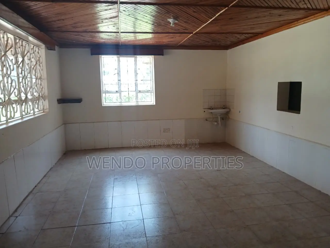 7 Bedroom Commercial House