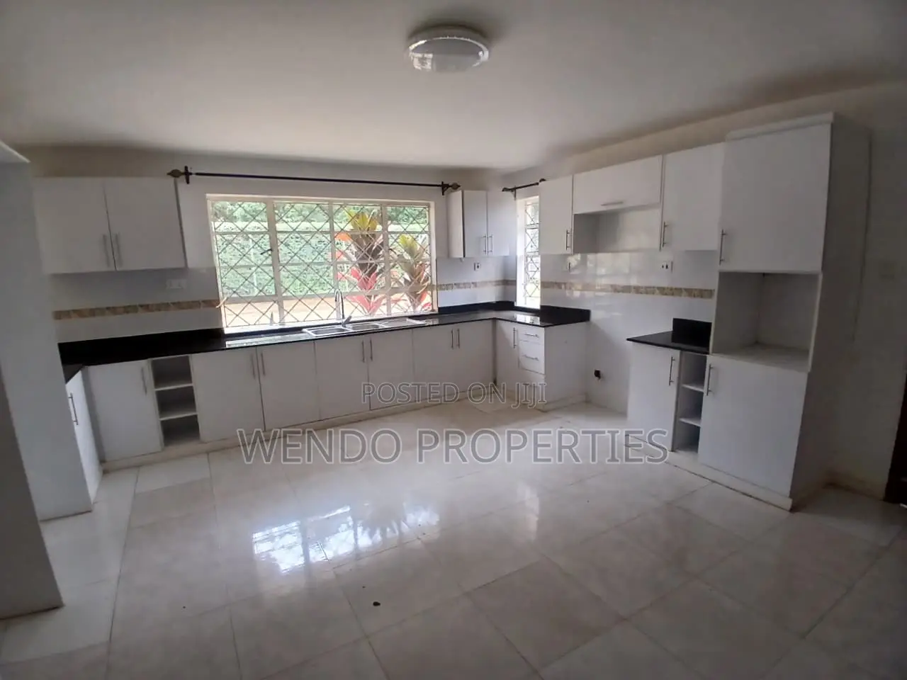 5 Bedroom Commercial House