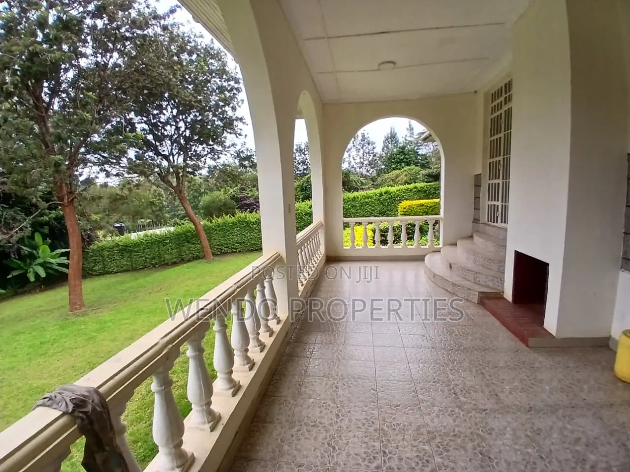 5 Bedroom Commercial House
