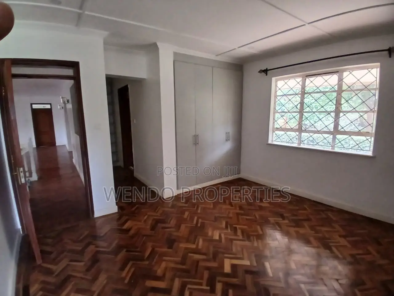 5 Bedroom Commercial House