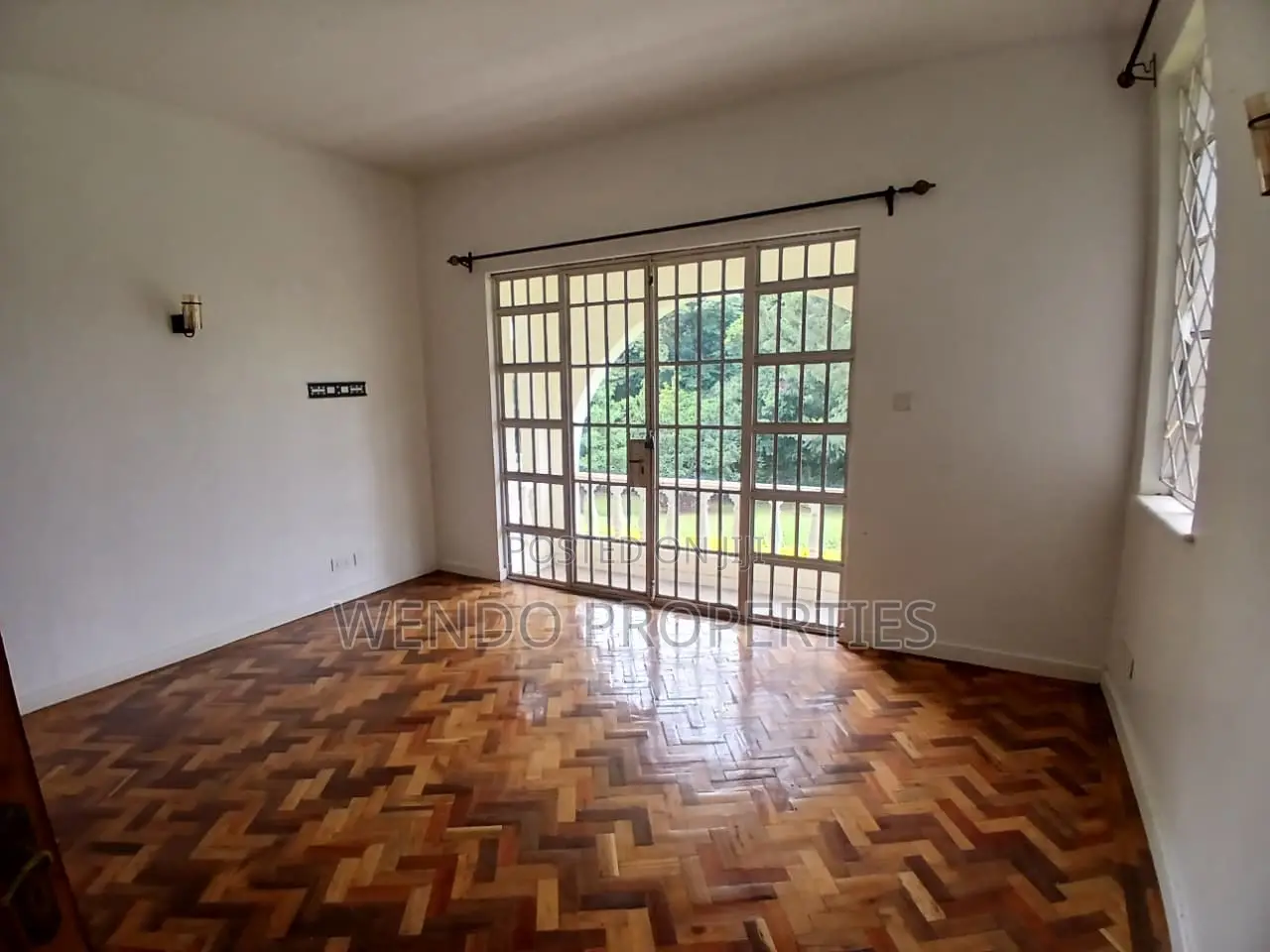 5 Bedroom Commercial House