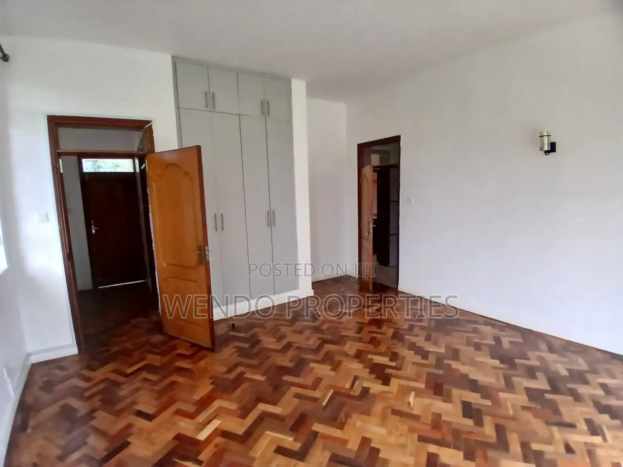 5 Bedroom Commercial House