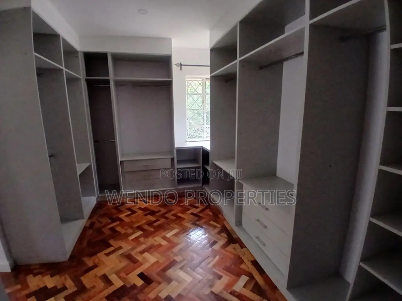 5 Bedroom Commercial House