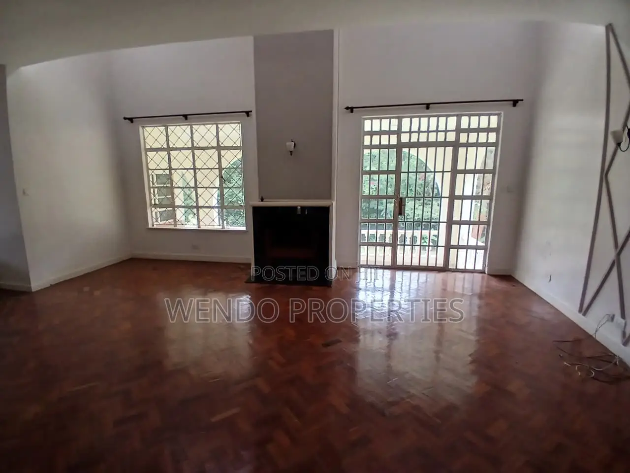 5 Bedroom Commercial House