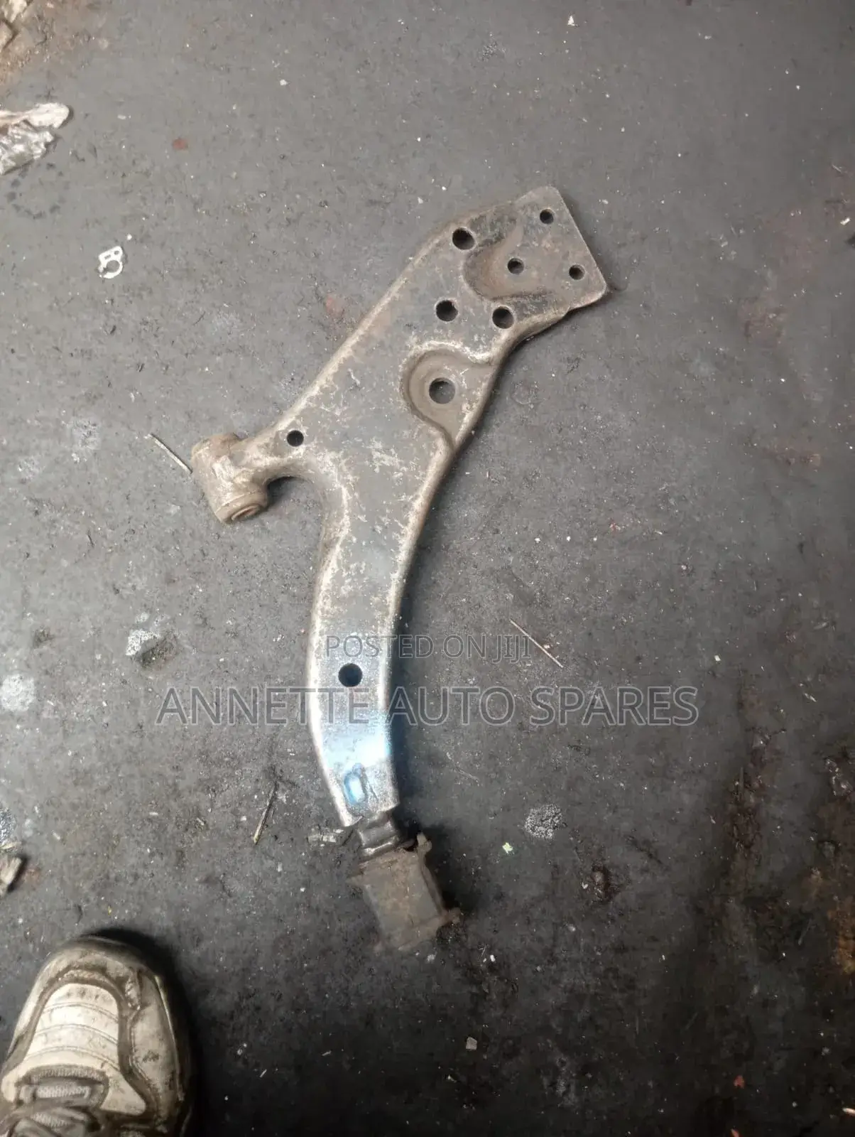 Arm Toyota Raum