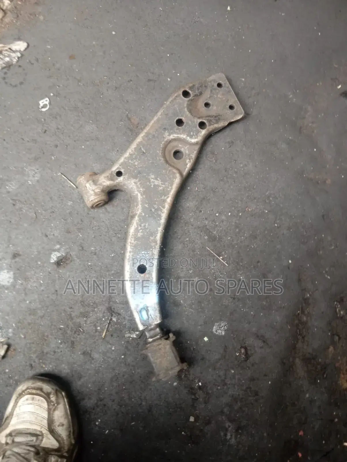 Arm Toyota Raum