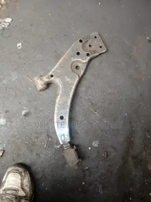 Arm Toyota Raum