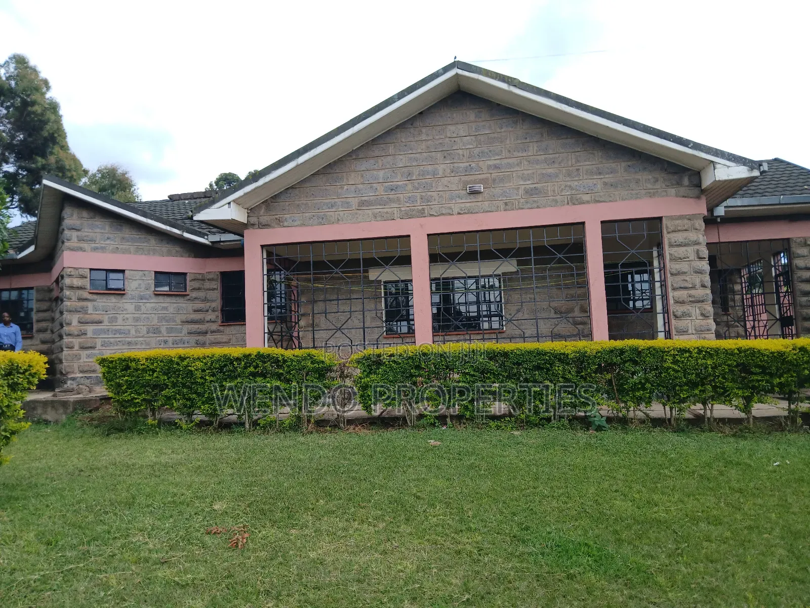 4bdrm Bungalow in Karen for rent