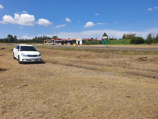 Plot on Tarmac [ Ha - Gituku ] - thumbnail 2