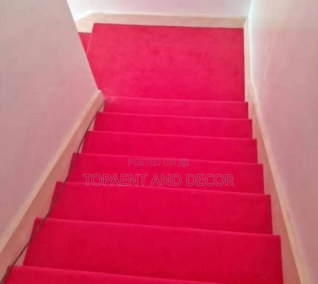 Elegant Wall to Wall Carpet for Apartment Stairs