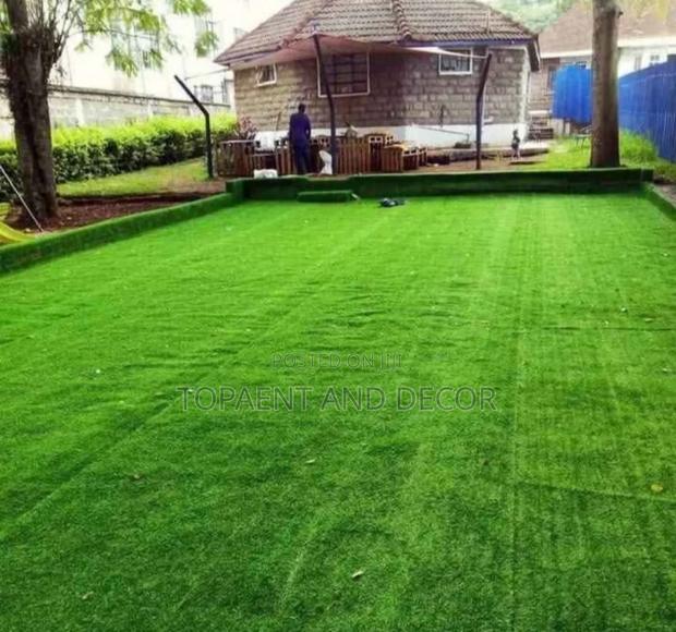 Decorative Artificial Grass Carpet for Weddings and Parties