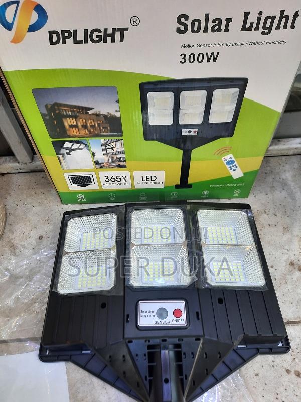300 Watts Dplight Solar Street Light.Automatic on Till Morning.