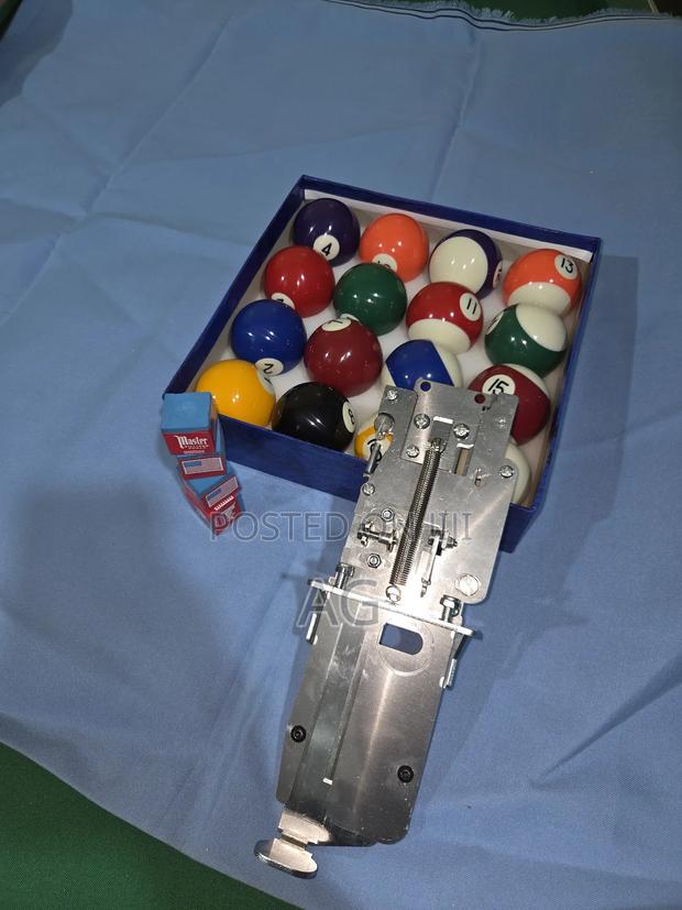 Accessories for Pool Tables, Balls Set, Machine 3 Chalks Pool Meter