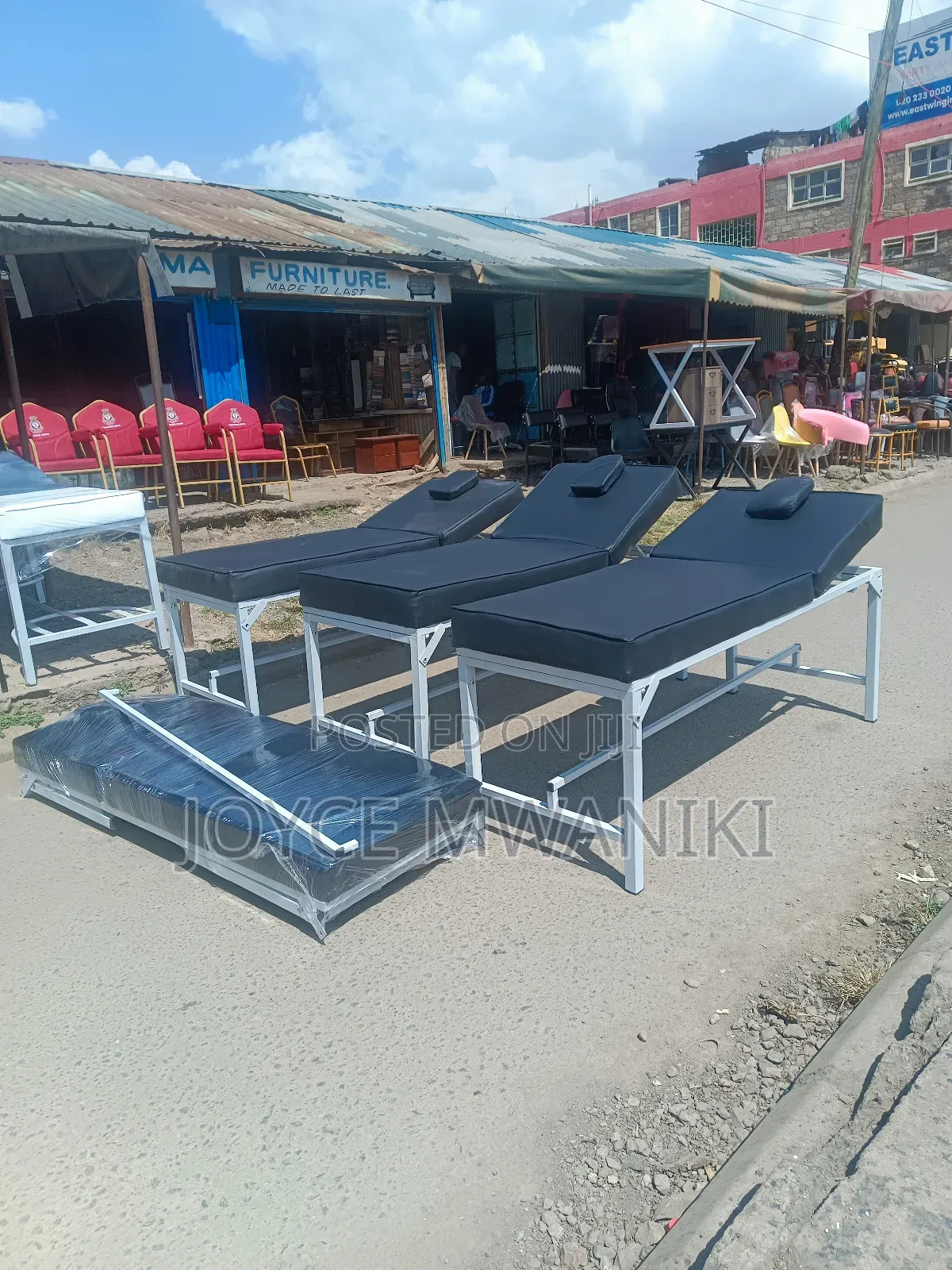 Black N White Massage Bed Foldable