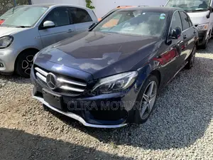 Mercedes-Benz C220 Base 2018 Blue