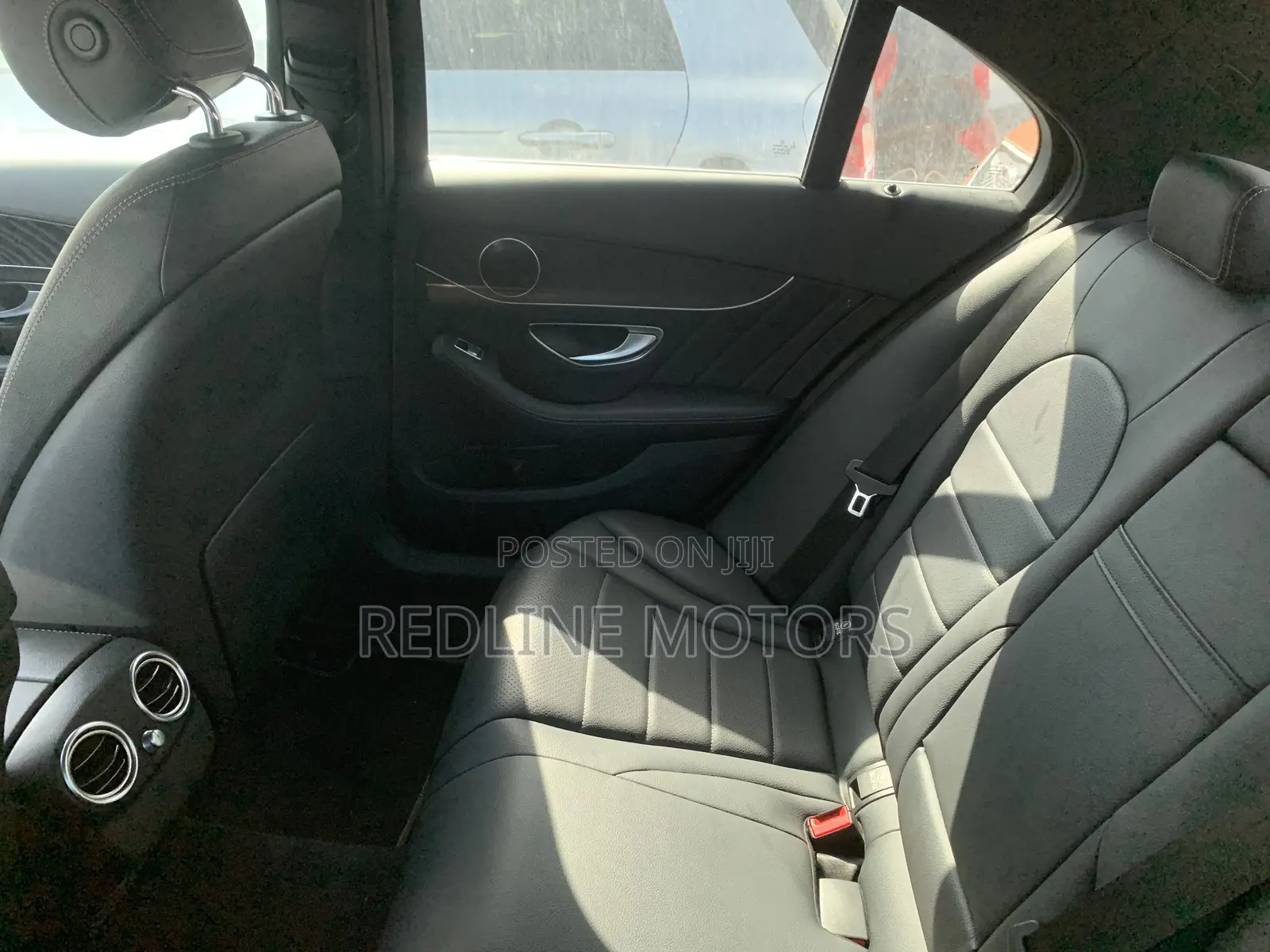 Mercedes-Benz C220 Base 2018 Blue