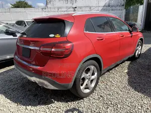 Mercedes-Benz GLA-Class 2018 Red