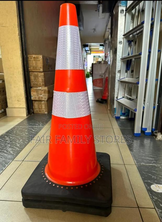 Road Traffic Cones - thumbnail 4