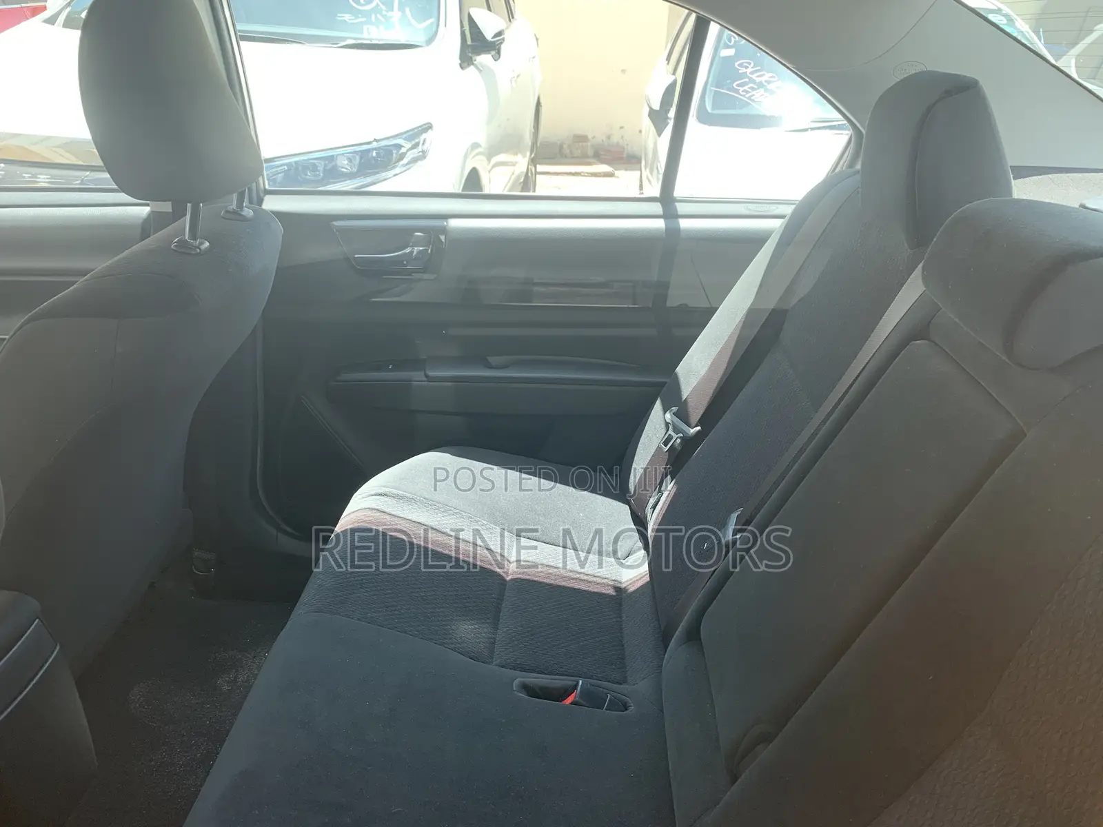 Toyota Axio 1.5 Hybrid 2WD 2018 Ivory