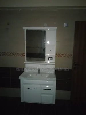 2bdrm Apartment in Laxury, Kilimani for rent