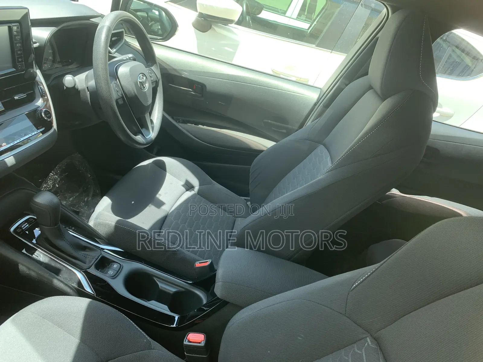 Toyota Corolla LE (1.8L 4cyl 2A) 2018 Blue