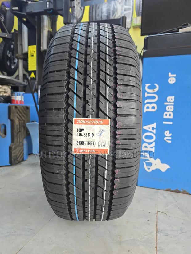265/55r19 Bridgestone Dueler Tire