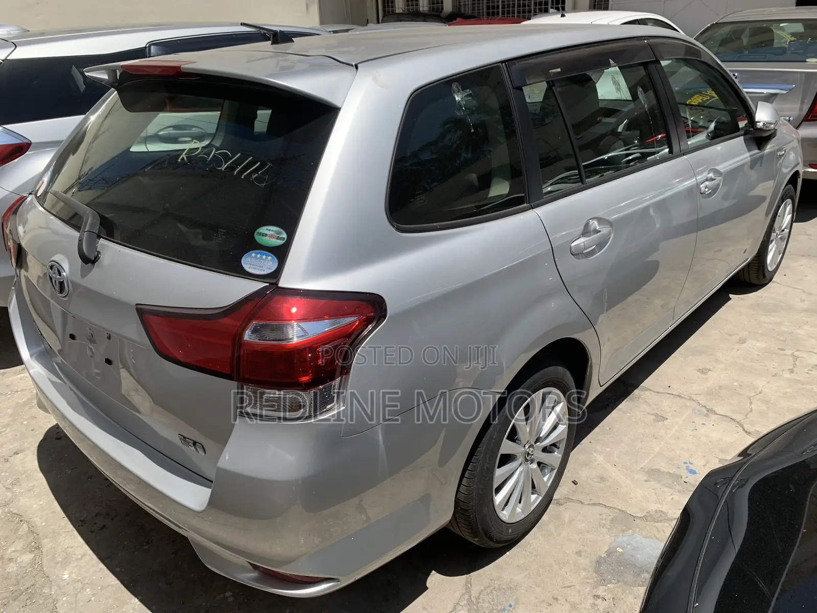 Toyota Corolla Fielder 1.5 Hybrid FWD 2018 Silver