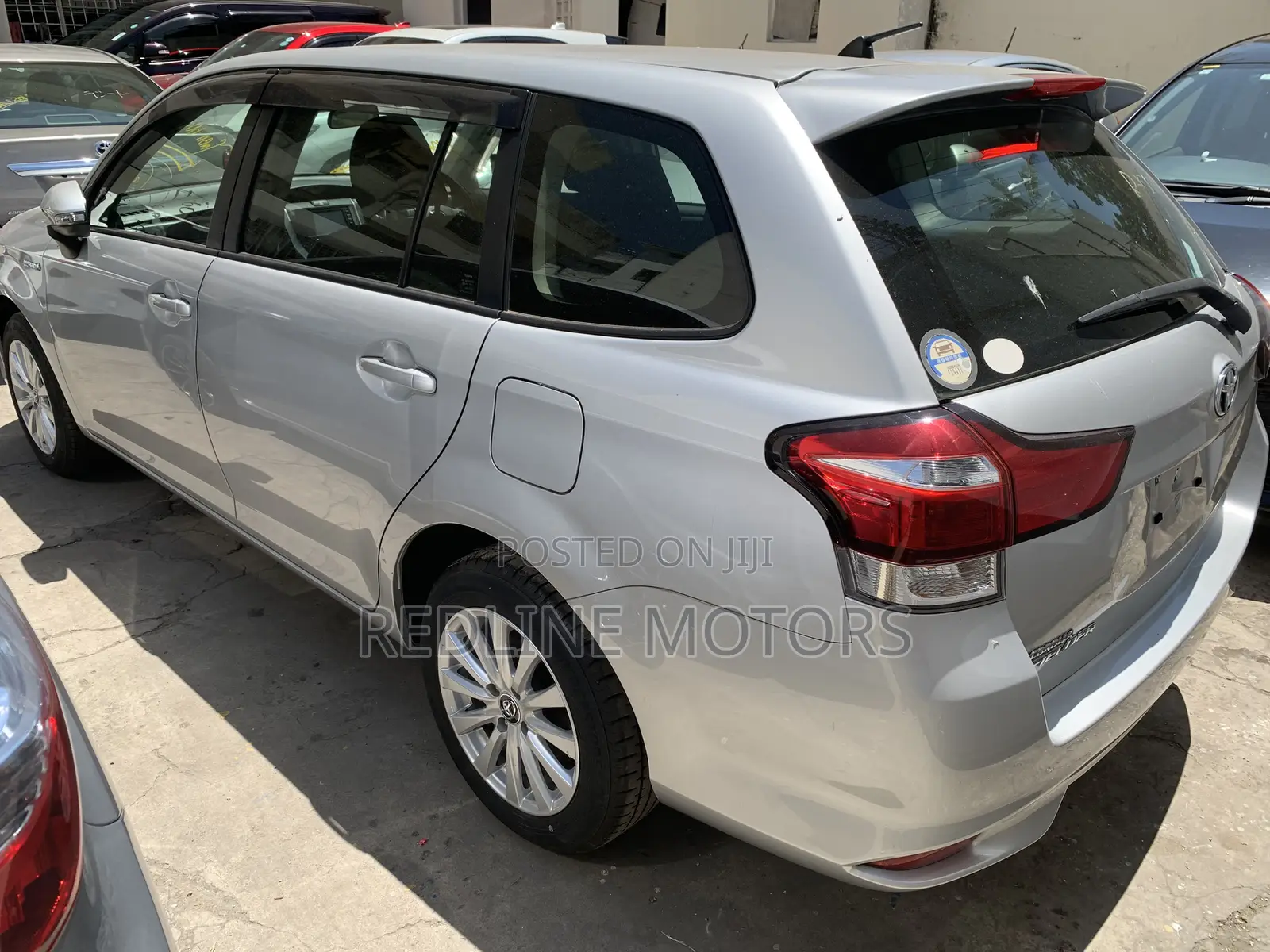 Toyota Corolla Fielder 1.5 Hybrid FWD 2018 Silver
