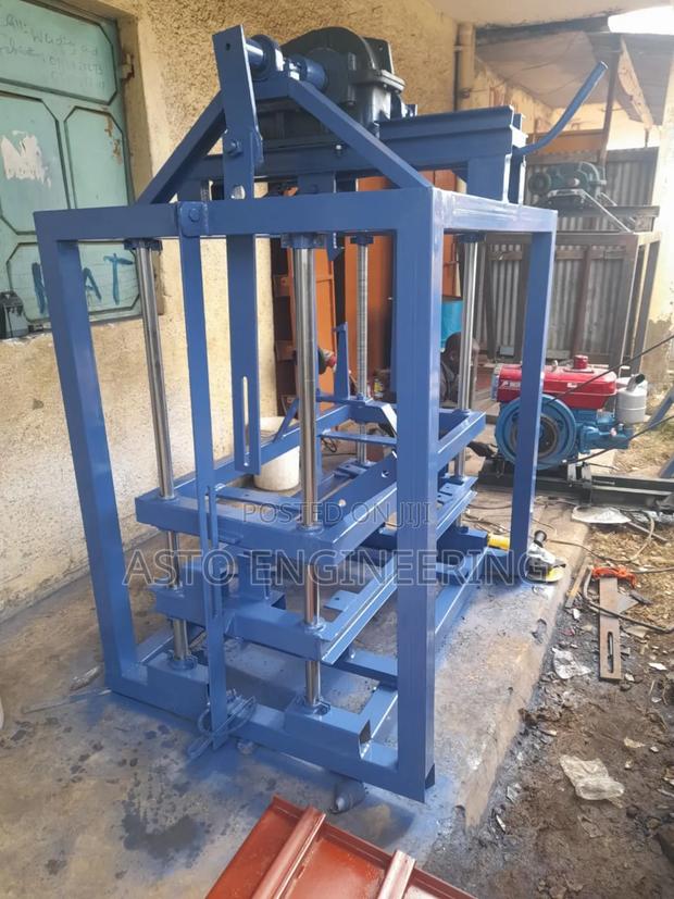 Concrete Cabro Making Machine (New Design) - thumbnail 3