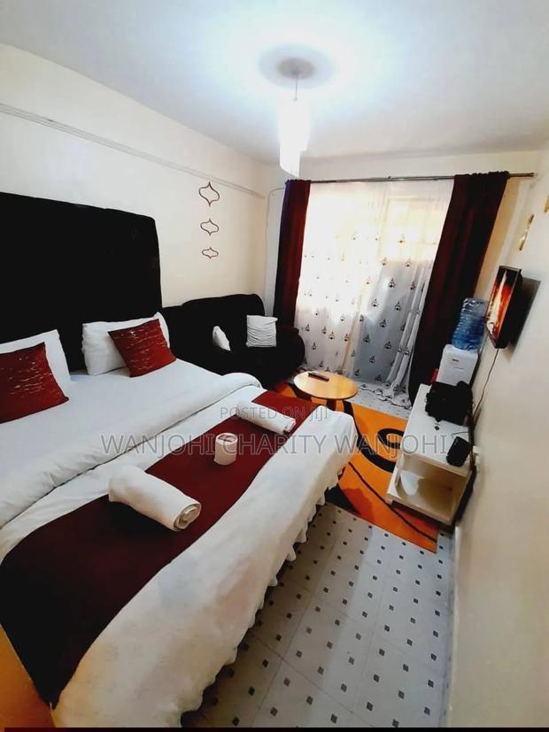 Sparkling Clean 1 Bedroom Airbnb in South B - thumbnail 3