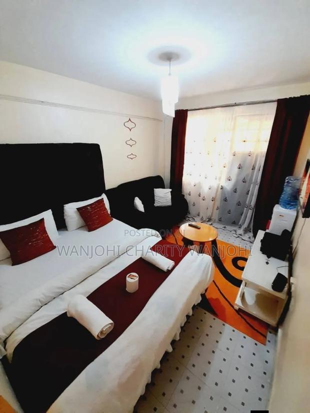 Sparkling Clean 1 Bedroom Airbnb in South B - thumbnail 5