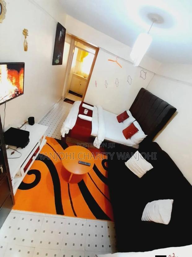 Sparkling Clean 1 Bedroom Airbnb in South B - thumbnail 6