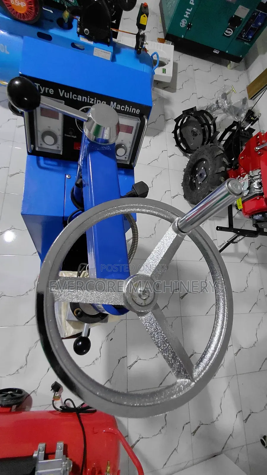 Roadbuck Italy Tyre Vulcanizing Machine Single Phase.