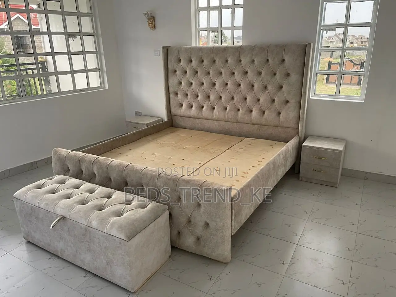 Luxurious Classy Chester 5 by 6 Bed With an Ottoman +Side Drawers