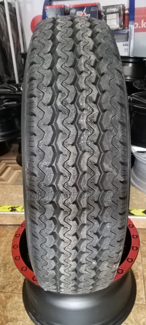 195r15c Maxxis