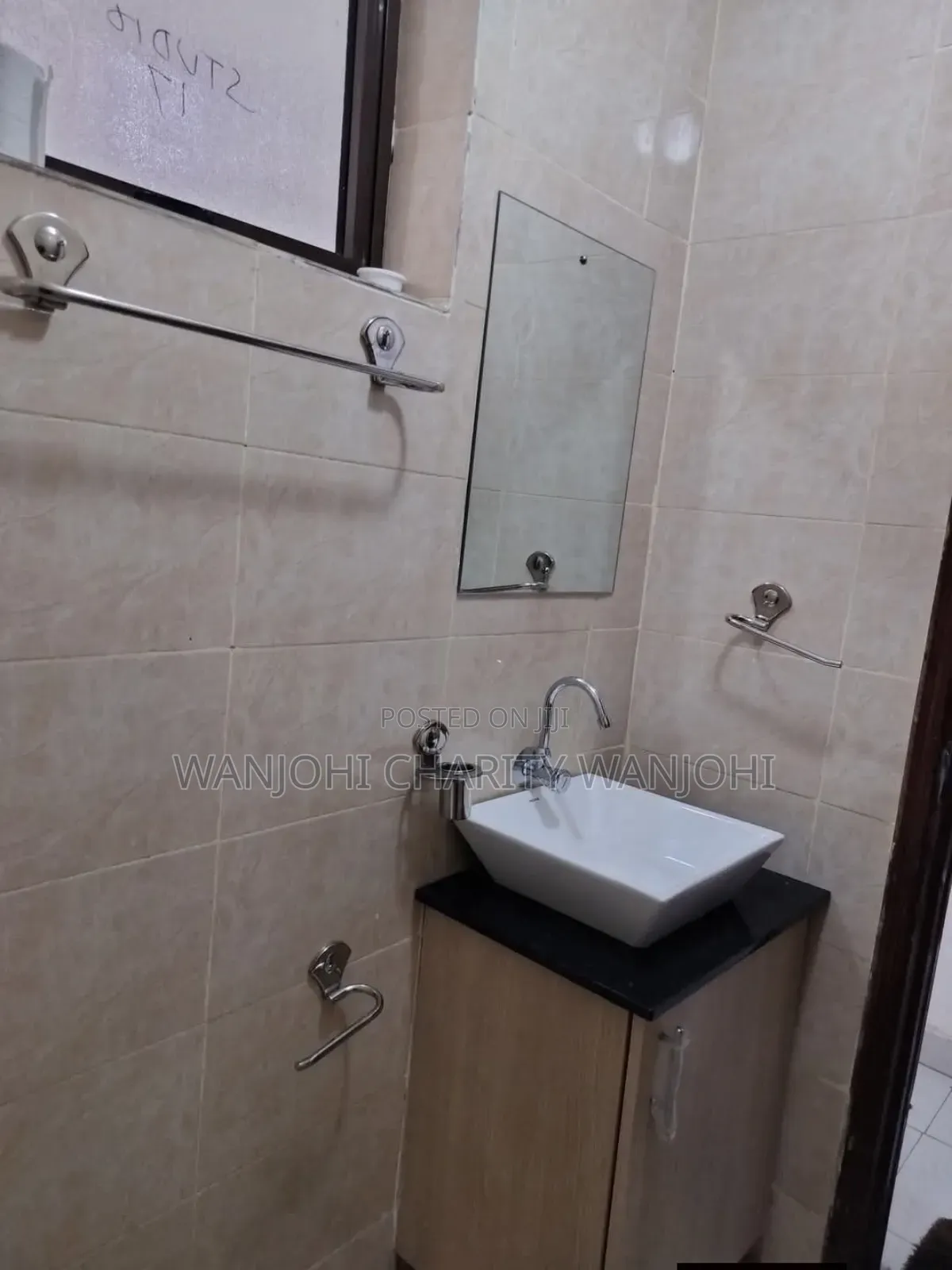 Very Spacious Studio Airbnb in South B