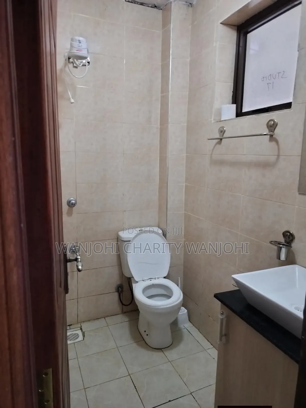 Very Spacious Studio Airbnb in South B