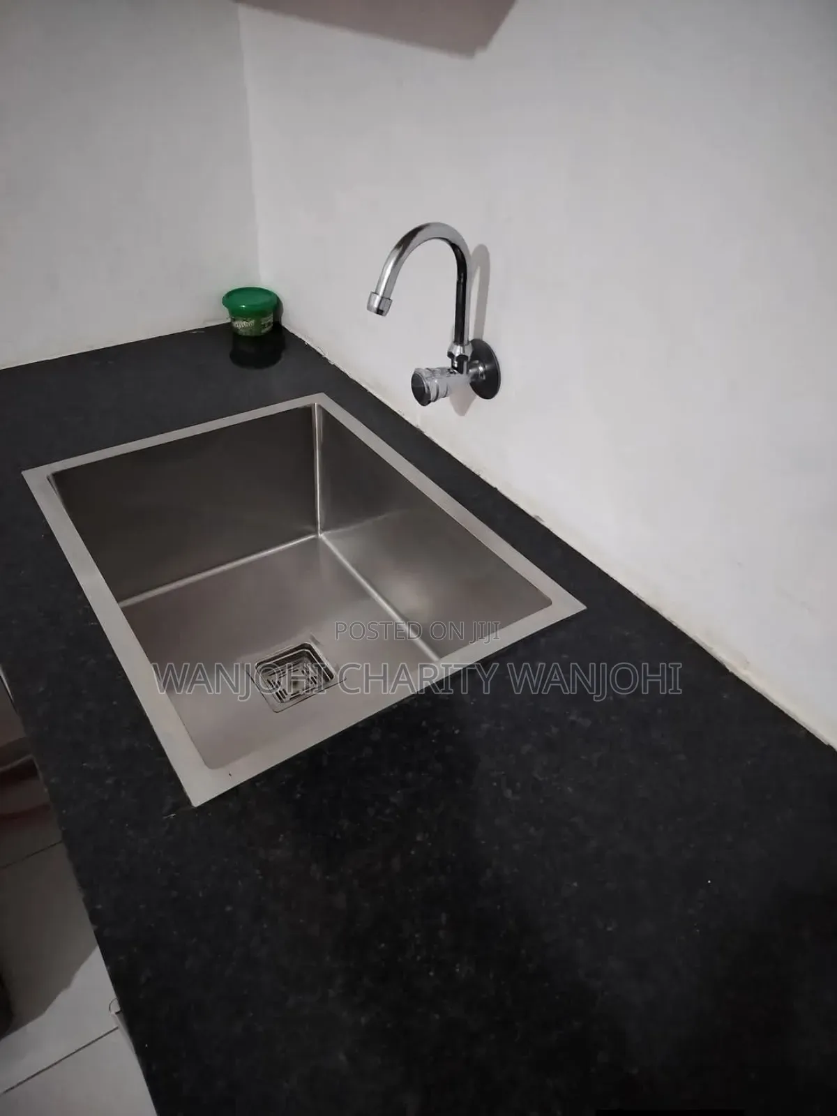 Very Spacious Studio Airbnb in South B