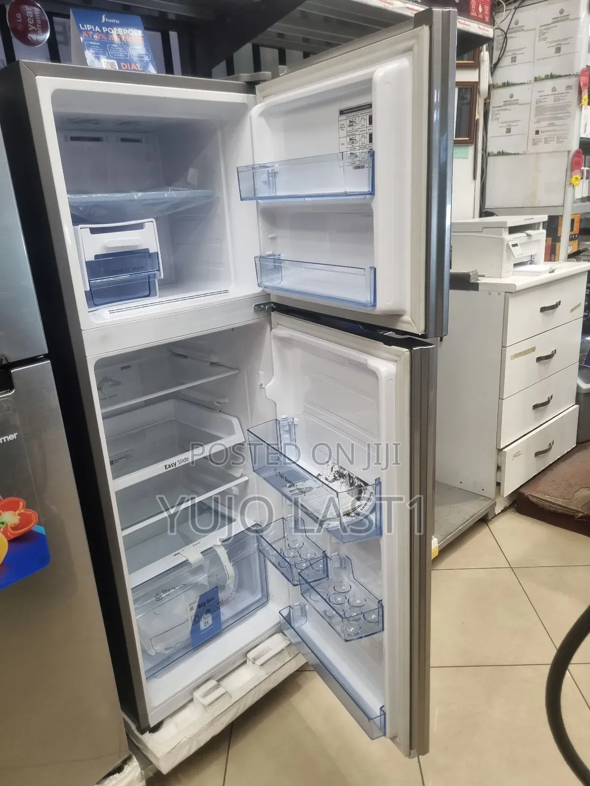 Samsung 233ltrs Top Freezer Refrigerator Rt28k3082s8/Ut