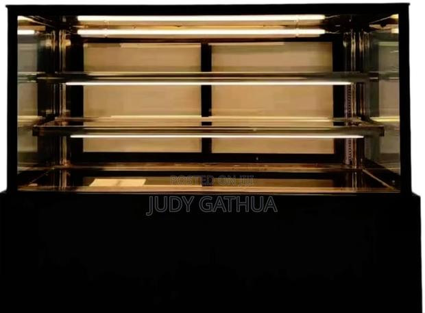 Cake Display 1.5m Vertical Angle - main view