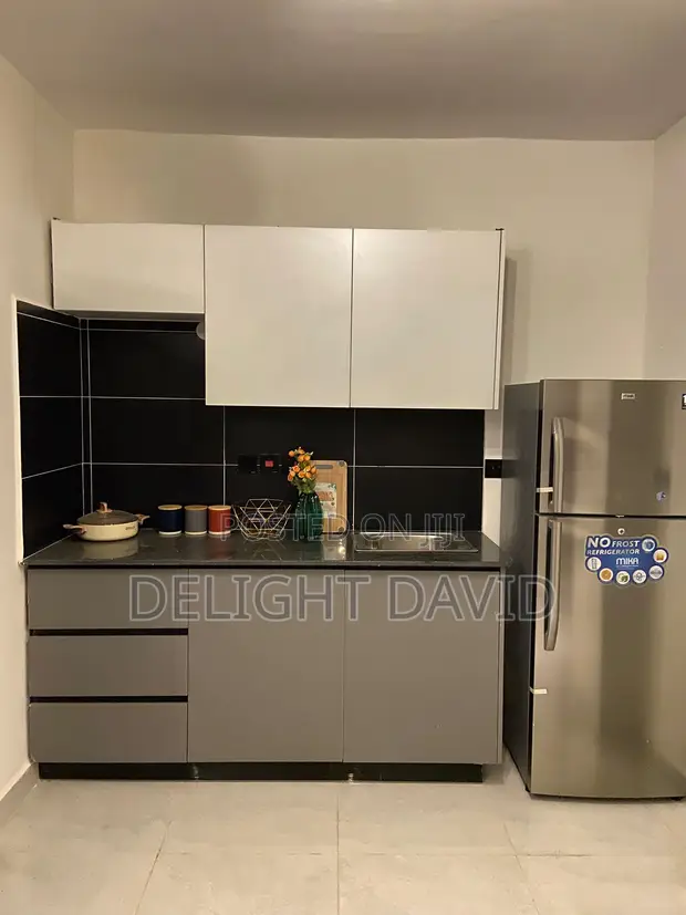 1bdrm Apartment in Gateway Mall Area for sale
