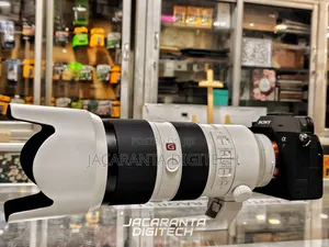 Sony Fe 70-200mm F/2.8 Gm Oss Lens (Full-Frame E-Mount)