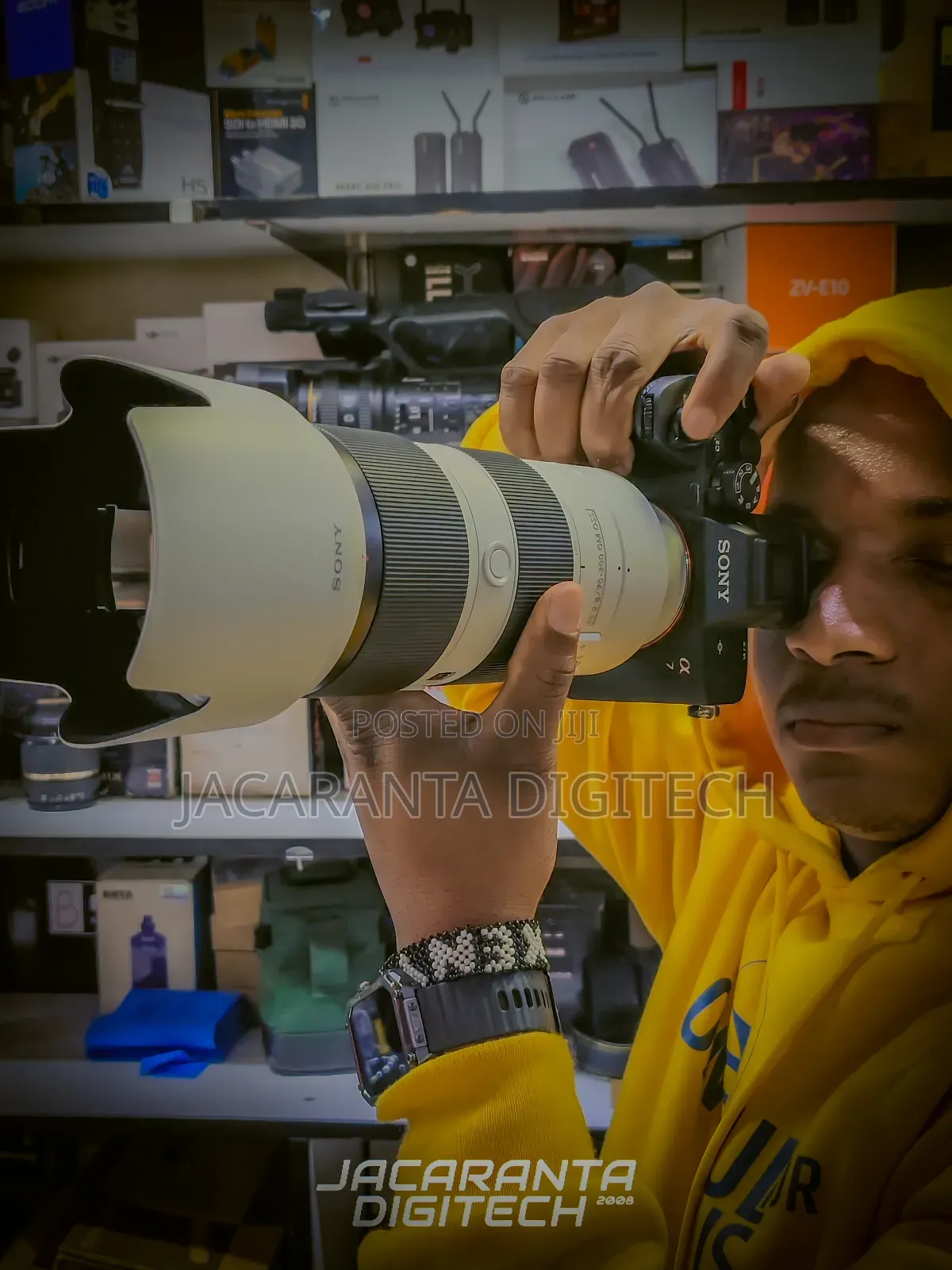 Sony Fe 70-200mm F/2.8 Gm Oss Lens (Full-Frame E-Mount)