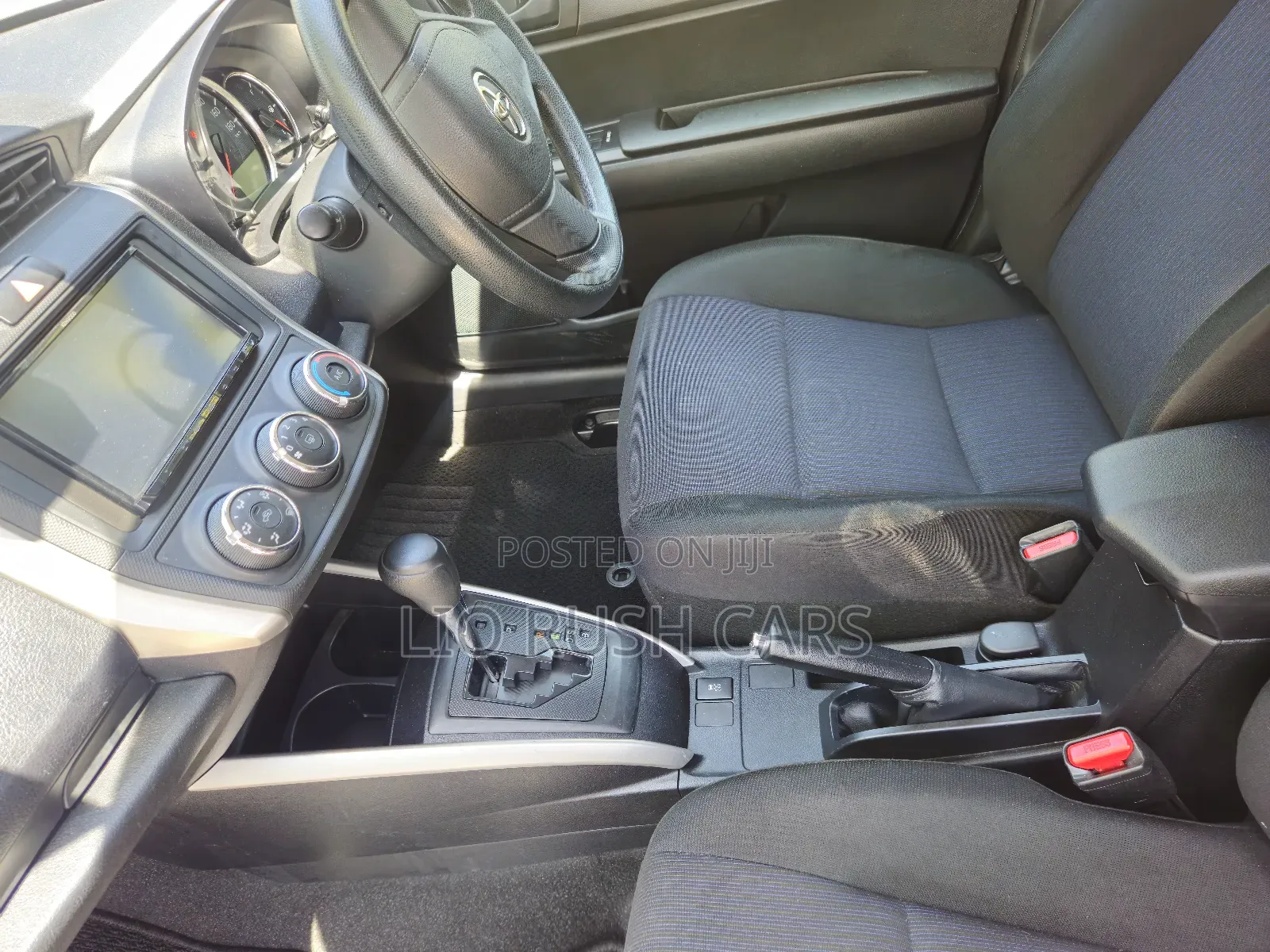 Toyota Corolla Fielder 2020 Silver