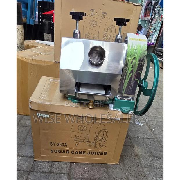 Sugarcane Juicer Machine. √°° - main view