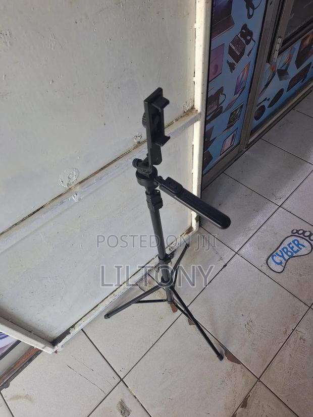 2mtr Tripod With Bluetooth Handle - main view
