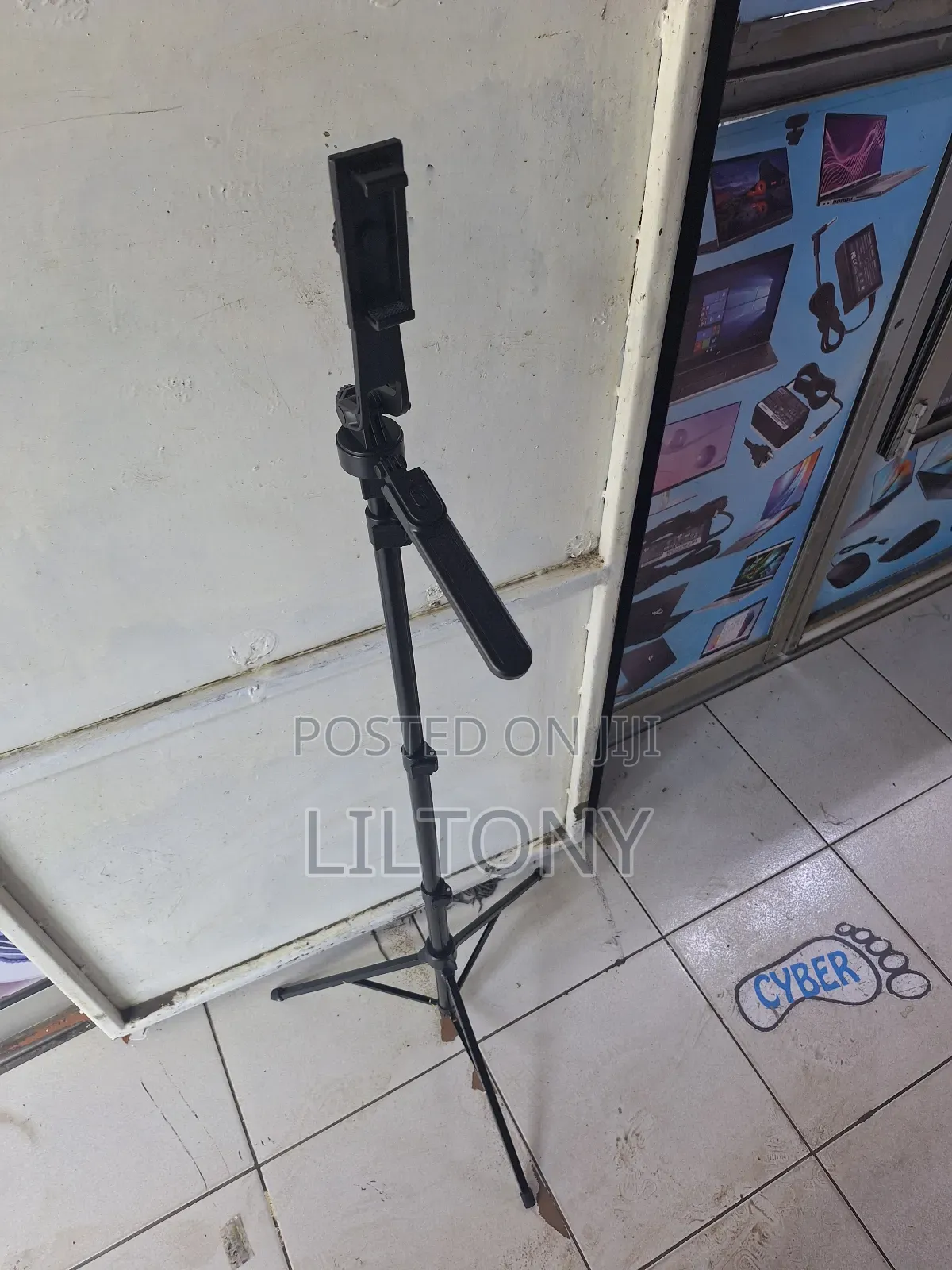2mtr Tripod With Bluetooth Handle
