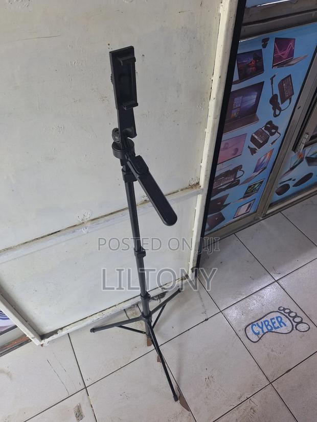 2mtr Tripod With Bluetooth Handle - thumbnail 2