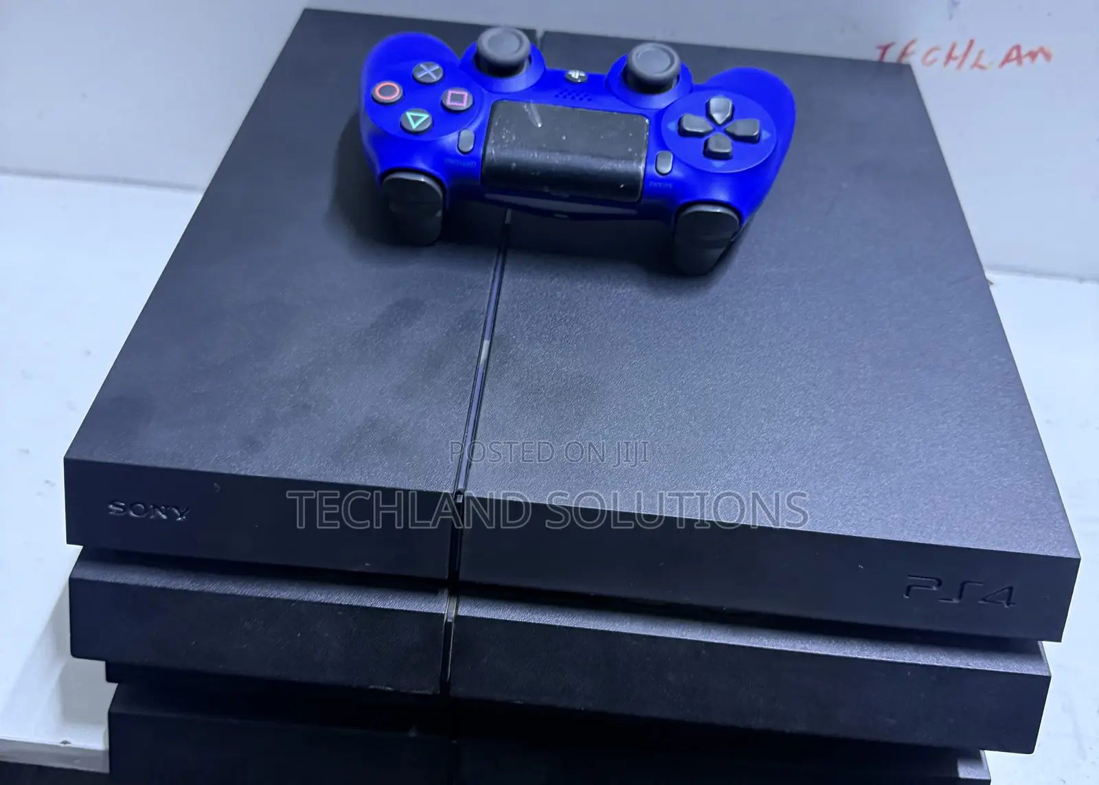 Preloved Chipped Ps4 4 Standard