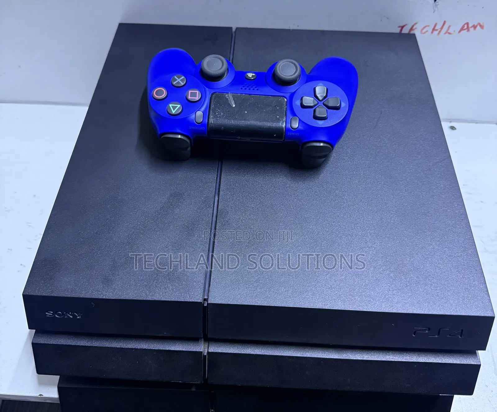 Preloved Chipped Ps4 4 Standard